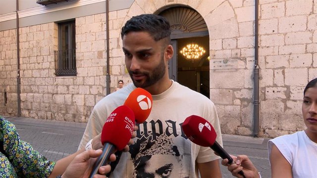 El psicólogo Lucas Burgueño, a la salida de los juzgados. Foto de Archivo.
