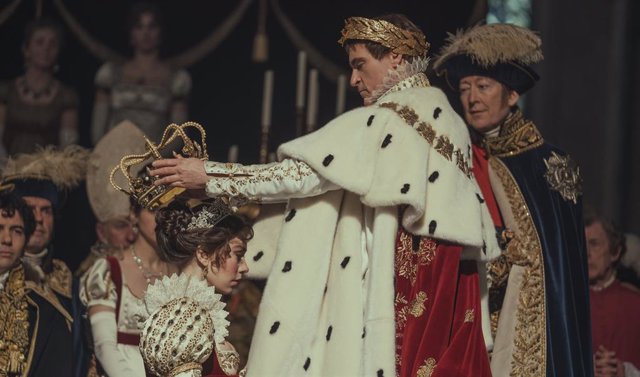 Ridley Scott replica quienes critican los errores históricos en Napoleón: "¡Búscate una vida!"