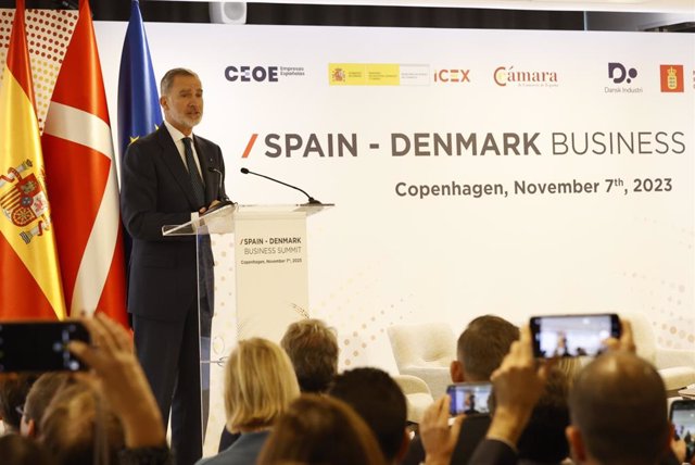 El Rey Felipe VI durante un foro empresarial en Copenhague en el marco de la visita de Estado a Dinamarca