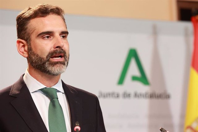 El consejero de Sostenibilidad, Medio Ambiente y Economía Azul y portavoz del Gobierno, Ramón Fernández-Pacheco comparece en rueda de prensa posterior al Consejo de Gobierno. A 7 de noviembre de 2023, en Sevilla (Andalucía, España). El consejero de Sosten