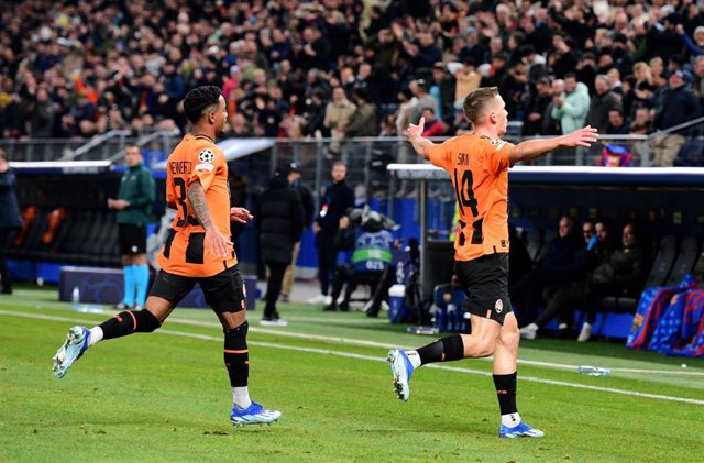 Danylo Sikan celebra su gol en el Shakhtar-FC Barcelona en la Liga de Campeones 2023-2024