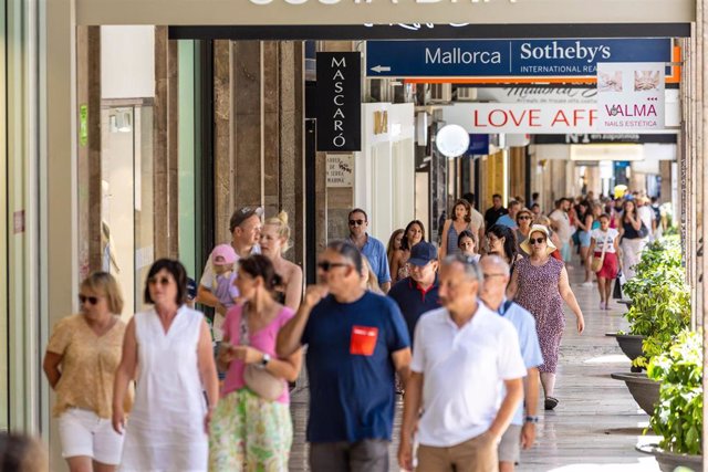 Baleares alcanza un nuevo récord de presión humana con 2.079.756 personas en las Islas a finales de julio