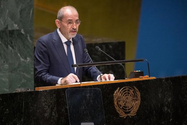 El ministro de Exteriores de Jordania, Ayman Safadi