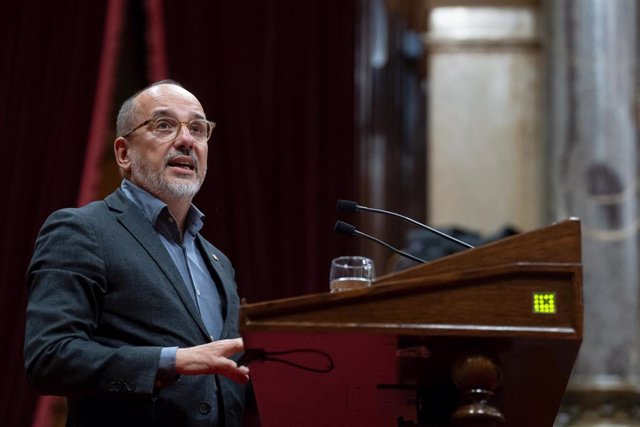 El conseller de Derechos Sociales de la Generalitat, Carles Campuzano