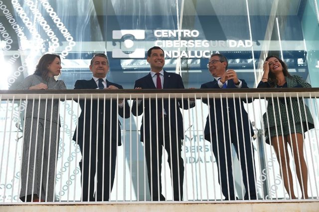 El presidente del Gobierno andaluz, Juanma Moreno, en la inauguración del Centro de Ciberseguridad de Andalucía.
