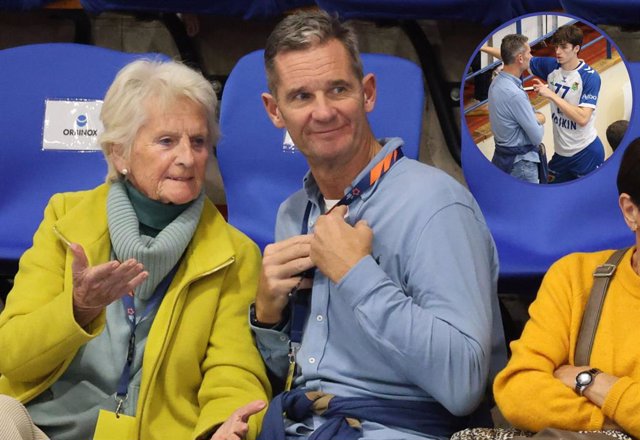 Iñaki Urdangarín y su madre Claire Liebaert, en el último partido de Pablo Urdangarín con el Fraikin BM Granollers