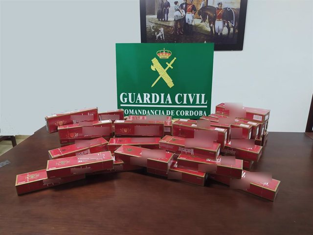 Las cajetillas de tabaco aprehendidas por la Guardia Civil.