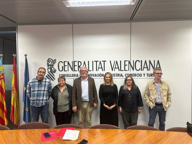 Reunión entre la consellera Nuria Montes y los sindicatos de las ITV