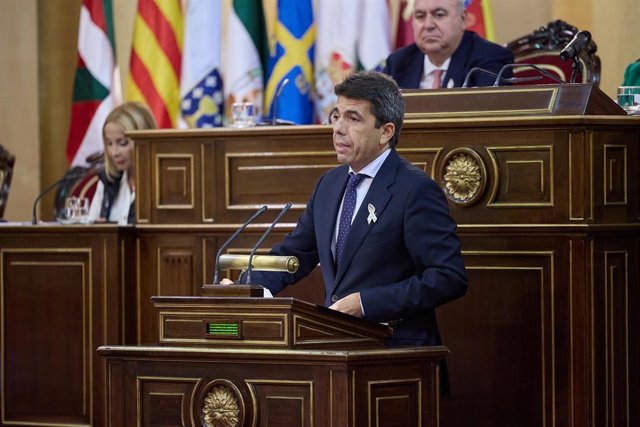 El presidente de la Generalitat valenciana, Carlos Mazón, interviene durante un debate tras la Comisión General de las Comunidades Autónomas, en el Senado, a 19 de octubre de 2023, en Madrid (España). En la Comisión, Aragonès, ha defendido la amnistía y e