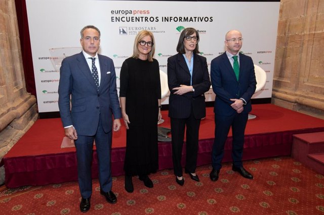 Encuentro informativo de Europa Press y Unicaja Banco con la consejera de Transición Ecológica, Industria y Desarrollo Económico de Asturias, Nieves Roqueñí.