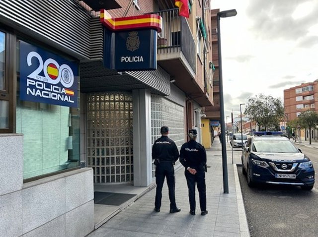Detenido en Valladolid tras hacerse pasar por abogado y abusar de un cliente.