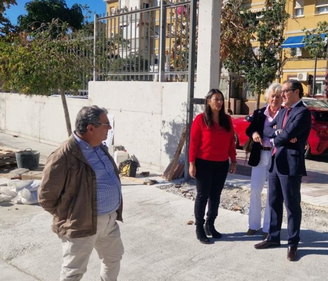 La Junta concluye la construcción del nuevo muro exterior del CEIP Antonio Machado de Málaga