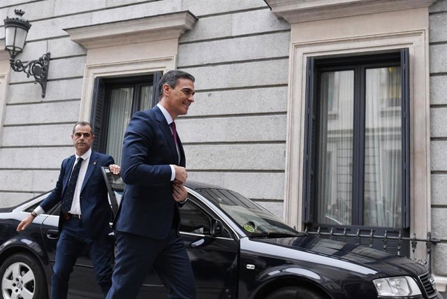 El presidente del Gobierno en funciones y candidato a la reelección, Pedro Sánchez, a su llegada a la primera sesión del debate de investidura como presidente de Gobierno, en el Congreso de los Diputados, a 15 de noviembre de 2023, en Madrid (España). El 