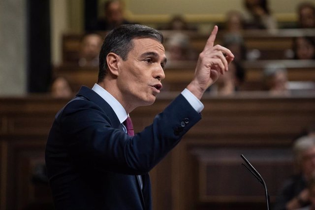 El presidente del Gobierno en funciones y candidato a la reelección, Pedro Sánchez, interviene durante la primera sesión del debate de investidura como presidente de Gobierno, en el Congreso de los Diputados, a 15 de noviembre de 2023, en Madrid (España).