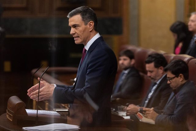 El presidente del Gobierno en funciones y candidato a la reelección, Pedro Sánchez, interviene durante la primera sesión del debate de investidura como presidente de Gobierno, en el Congreso de los Diputados, a 15 de noviembre de 2023, en Madrid (España).