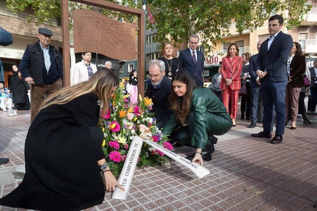 La alcaldesa de Zaragoza, Natalia Chueca, participa en el acto de homenaje a la militante del PP-Aragón, Inés Bellido, fallecida en enero de 2023