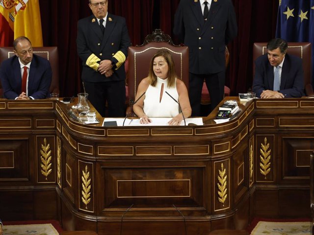 Archivo - Francina Armengol, presidenta del Congreso, en una sesión plenaria 