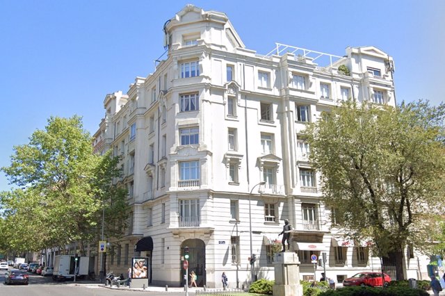 Edificio de oficinas en la calle Velázquez propiedad de Caser