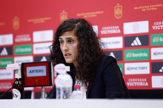 La seleccionadora nacional Montse Tomé durante una rueda de prensa