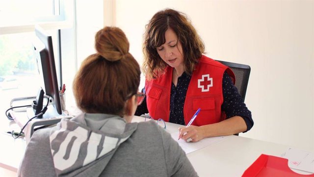 Personal de Cruz Roja en una foto de recurso. 