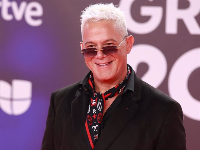 El cantante Alejandro Sanz posa durante el photocall previo a la gala de entrega de los Latin Grammy 2023