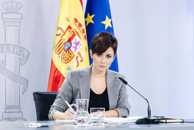 La ministra de Política Territorial y portavoz del Gobierno en funciones, Isabel Rodríguez, durante una rueda de prensa posterior a la reunión del Consejo de Ministros, en el Palacio de la Moncloa, a 7 de noviembre de 2023, en Madrid (España).