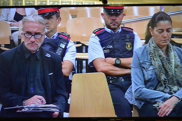 Archivo - Fernando Blanco i Marga Garau, pares de la menor Nadia, en el judici.