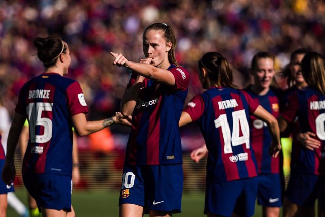 Caroline Graham Hansen celebra el 2-0 en el FC Barcelona-Reial Madrid de la Lliga F 2023-2024