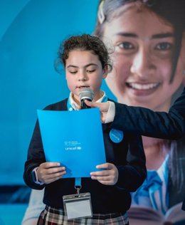 Altea, una de las niñas participantes en la lectura continuada de la Convención sobre los Derechos del Niño, organizada este 20 de noviembre en Madrid por UNICEF España