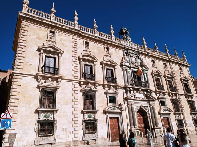 Archivo - Fachada del TSJA, en Granada.