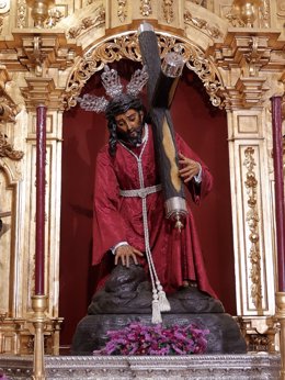 El Cristo de las Tres Caídas de Triana, en su camarín de la capilla de Los Marineros.