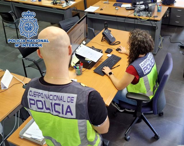 Archivo - La Policía desarticula una red de explotación sexual de mujeres en Alicante tras lograr huir varias víctimas