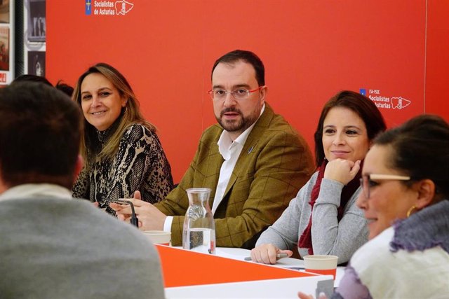 Rita Camblor, Adrián Barbón y Adriana Lastra durante el Comité de la Ejecutiva Autonómica de la Federación Socialista Asturiana (FSA).