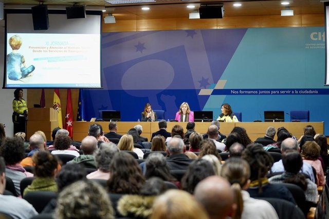 La vicealcaldesa de Madrid y delegada de Seguridad y Emergencias, Inma Sanz, ha inaugurado esta mañana la XI Jornada sobre prevención y atención al maltrato infantil desde los servicios de emergencias.