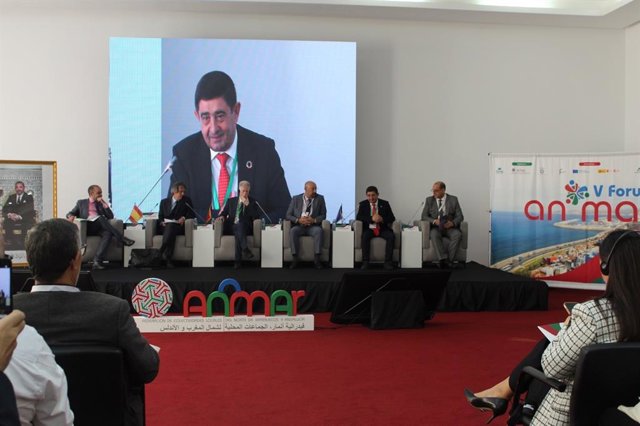 Reyes en la inauguración del V Foro AN-MAR