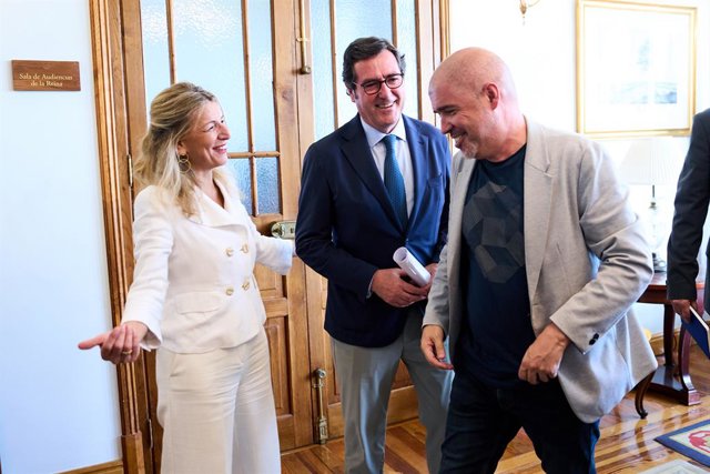 Archivo - La ministra de Treball, Yolanda Díaz, el president de la CEOE, Antonio Garamendi, i el secretari general de CCOO, Unai Sordo