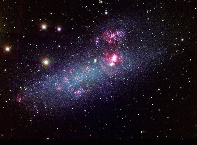 Galaxia con formación estelar eruptiva NGC 2366
