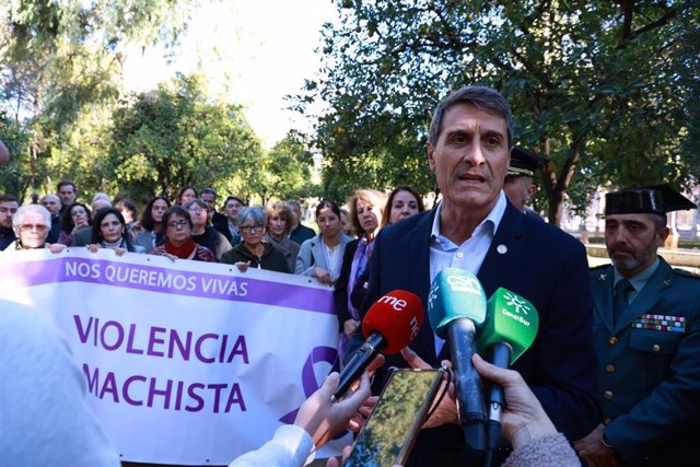 El delegado del Gobierno de España en Andalucía, Pedro Fernández, asegura que las negociaciones de Doñana "están muy vivas" y confía en que el acuerdo llegue "muy pronto".