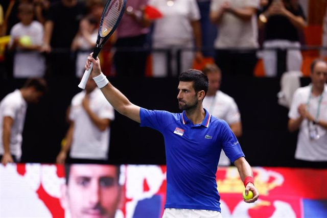 Archivo - Novak Djokovic celebra un triunfo de Serbia en la Copa Davis.