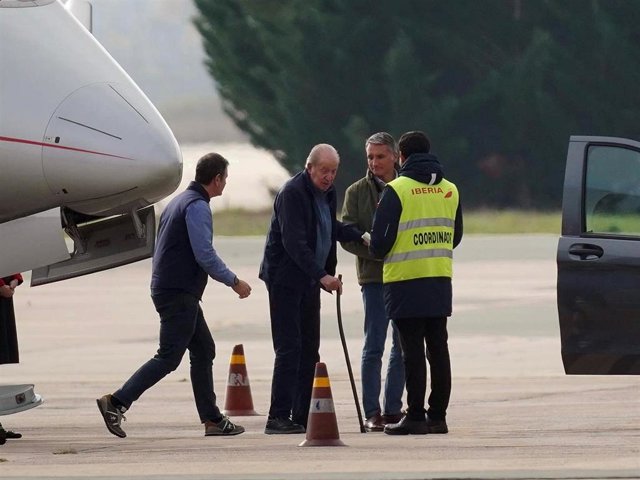 El Rey Juan Carlos llega a Vitoria tras abandonar Sanxenxo