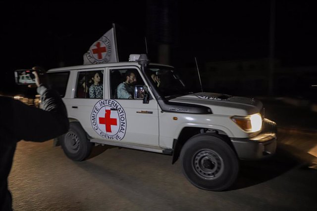 Un vehículo del Comité Internacional de la Cruz Roja