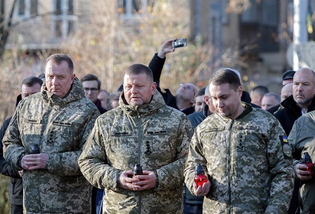 El jefe del Estado Mayor de las Fuerzas Armadas de Ucrania, el teniente general Sergi Shaptala; el comandante en jefe de las FFAA, el general Valeri Zaluzhni; y jefe de la Inteligencia de Defensa de Ucrania, el teniente general Kirilo Budanov.