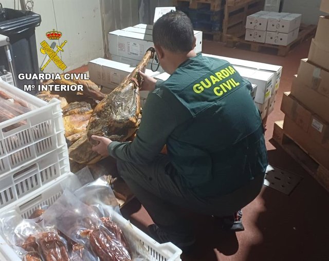 Parte de las piezas recuperadas tras el robo en el secadero de Cortegana (Huelva).