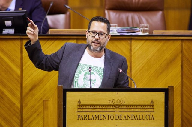 El portavoz de Adelante Andalucía, José Ignacio García, este miércoles en el Pleno del Parlamento en el Debate sobre el estado de la comunidad.