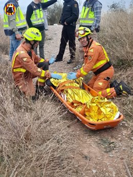Bomberos rescatan a un hombre en la zona del río Palancia en Sagunt (Valencia)