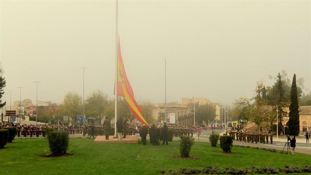 Acto de izado de la bandera en Toledo.