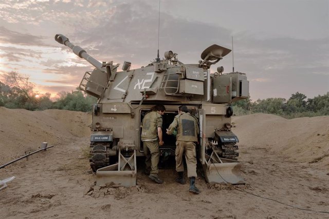 Militares de una unidad de artillería del Ejército de Israel cerca de la frontera con la Franja de Gaza (archivo)