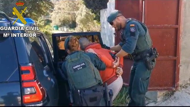 Uno de los detenidos por la muerte de un inmigrante tras arrojarlo de la embarcación en Los Caños.