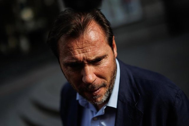 Archivo - El diputado del PSOE y secretario general del PSOE de Valladolid, Óscar Puente, a 17 de octubre de 2023, en Madrid (España).