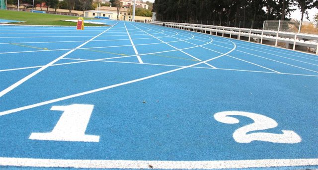 Archivo - Una pista de atletismo